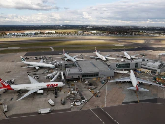 جہازوں کے ایندھن کے فیول کی قلت سے فضائی سفر مہنگے ہوجائیں گے