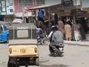 کراچی: گلشن حدید فیز ون باٹا موڑ کے قریب 3 مسلح ملزمان نے جیولرز کی شاپ لوٹ لی