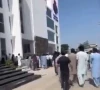 وردی پر ہاتھ ڈالنا افسوسناک ہے، بیرسٹر گوہر کی سرحد یونیورسٹی واقعے کی مذمت 