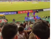 آئی پی ایل میچ میں ہنگامہ آرائی، شائقین آپس میں گتھم گتھا، ویڈیو وائرل