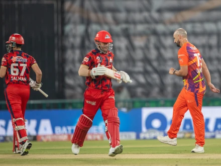 پی ایس ایل 11: کراچی کنگز نے راولپنڈیز کو 5 وکٹوں سے سکست دے دی 