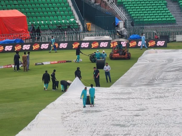 پی ایس ایل 11؛ پنڈیز بمقابلہ اسلام آباد یونائیٹڈ کا میچ بارش کے باعث تاخیر کا شکار