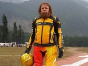 پاکستان کے سلطان گولڈن نے تیز ترین ریورس کار دوڑانے کا عالمی ریکارڈ توڑ دیا