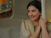 بڑھتی ہوئی عمر پر تنقید؛ ماہرہ خان کو ماں نے کیا مشورہ دیا 