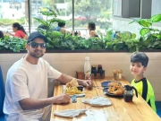 شعیب ملک کی بیٹے سے ملاقات پر سوشل میڈیا پر تنقید