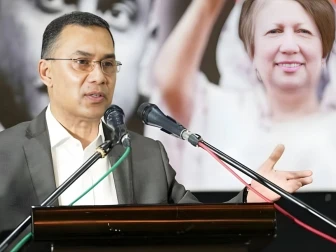 طارق رحمان کے استقبال کے لیے لاکھوں افراد سڑک پر نکل آئے