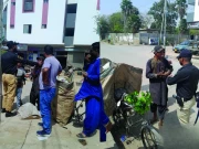 کراچی: کچرے کا غیرقانونی کاروبار کرنے والے گروہ کے 7 افراد گرفتار، 3 ایف آئی آر درج