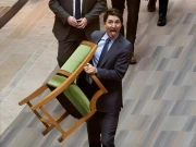 کینیڈا؛ سبکدوش وزیراعظم پارلیمان سے اپنی کرسی اُٹھاکر کیوں بھاگ کھڑے ہوئے؟ وجہ سامنے آگئی 