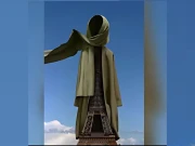 فرانس کا معروف ایفل ٹاور حجاب اور برقع میں؛ حقیقت کیا ہے ؟ 