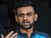 پی ایس ایل 10 میں بطور کھلاڑی شرکت؛ شعیب ملک نے تنقید پر خاموشی توڑ دی