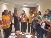 ٹریننگ کیمپ کے دوران عمیمہ سہیل کی سالگرہ، ساتھیوں کے ہمراہ کیک کاٹا