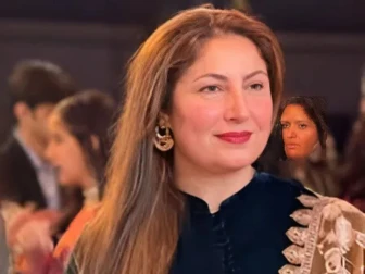 58 برس کی عمر میں بھی شاندار فٹنس، صائمہ نور کی نئی ٹرانسفارمیشن نے سب کو حیران کردیا
