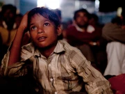 بچوں کو تھیٹر میں لے جانے پر پابندی عائد