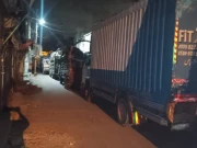 کراچی: ایم اے جناح روڈ اور اقبال مارکیٹ سے کروڑوں روپے مالیت کا اسمگل شدہ کپڑا ضبط