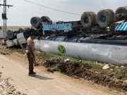 راولپنڈی میں تیل سے بھرا ٹینکر بے قابو ہوکر الٹ گیا