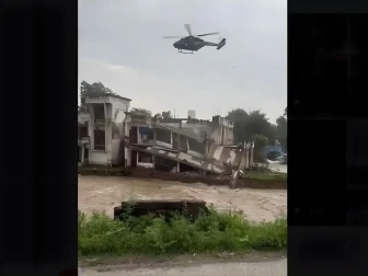 سیلاب زدگان کو محفوظ مقام پر لے جانے والا فوجی ہیلی کاپٹر تباہ؛ 15 ہلاکتیں