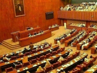سینیٹ کمیٹی کی وفاقی حکومت کو 2 ہفتوں کے اندر 2 درجن وزارتیں و محکمے بند کرنے کی ہدایت