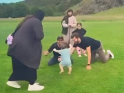 شاہین آفریدی نے بیٹے کے پہلے قدم کی ویڈیو شیئر کردی