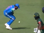 ہیٹ ٹرک گیند پر کیچ ڈراپ، روہت کی اکشر سے معذرت