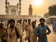 لاہور سمیت پنجاب کے بیشتر اضلاع میں آج  موسم گرم اور خشک رہنے کا امکان