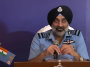 تاریخ پہ تاریخ؛ بھارتی ایئرچیف ملکی طیارہ ساز ادارے پر برس پڑے 