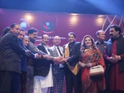 لاہور: شوبز انڈسٹری کے ستاروں کے اعزاز میں ’لیجنڈز ایوارڈ‘ کی رنگا رنگ تقریب 