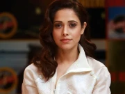 مسلمان ہوں نماز بھی پڑھتی ہوں، بھارتی اداکارہ نشرت بھروچا کا ناقدین کو جواب 