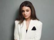 جنگ کو گلیمرائز کرنا بند کریں، زارا نور عباس بھارتی میڈیا پر برس پڑیں