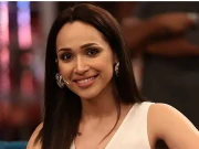 فریال محمود بولڈ لباس میں ڈانس ویڈیو کی وجہ سے شدید تنقید کی زد میں