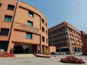 آئی بی ایم طلبا کے احتجاج پر بےدخل طالبہ بحال، یونیورسٹی تاحال بند