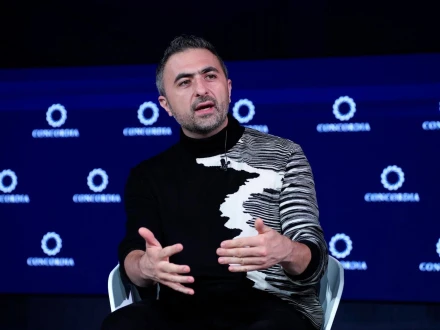 اے آئی چند ماہ میں وائٹ کالر ملازمین کی جگہ لے لے گا، مائیکروسافٹ