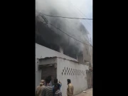 کراچی میں تولیے کی فیکٹری میں آتشزدگی