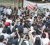 کاکروچ جنتا پارٹی کی قیادت میں بھارتی نوجوان حکومت کیخلاف سڑکوں پر