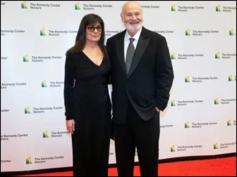 ہالی وڈ کے معروف اداکار اور ان کی اہلیہ کی گھر سے لاشیں برآمد