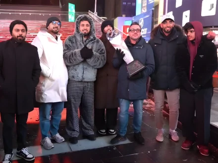 نیویارک: ٹائمز اسکوائر پر پی ایس ایل کے رنگ بکھر گئے