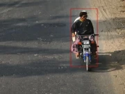 لاہور: اوور سیز پاکستانی کو گھر میں کھڑی موٹر سائیکل کا ای چالان موصول