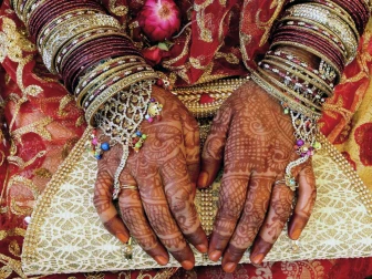 برطانیہ میں 18 سال سے کم عمر لڑکی اور لڑکے کی شادی جرم ہے