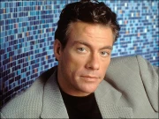 وین ڈیم پر انسانی اسمگلنگ کا الزام، خواتین کو ’تحفے‘ کے طور پر پیش کیا گیا