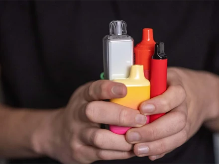 ویپنگ کے استعمال سے پھیپھڑوں اور منہ کے کینسر کا خطرہ