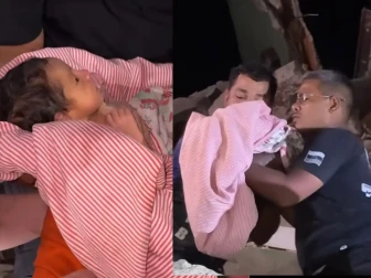 امدادی کاموں میں مصروف رضاکاروں کو ملبے تلے کسی بچی کی رونے کی آواز آئی تھی