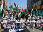 غزہ سے اظہار یکجہتی کیلئے پشاور میں جماعت اسلامی کا خواتین مارچ