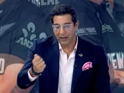 پاکستان ٹیم کے زیادہ کیلے کھانے پر وسیم اکرم کا طنز، صارفین نے آڑے ہاتھوں لے لیا