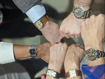 ڈیجیٹل دور میں کلاسک گھڑیوں کا جادو: جین زی کیوں ہو رہی ہے ماضی کی دیوانی؟