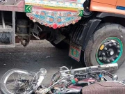 کراچی، ہیوی گاڑیوں سے جان لیوا حادثات، واٹر ٹینکر کی ٹکر سے نوجوان دم توڑ گیا، خاتون بھی جاںبحق