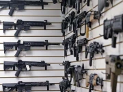 سندھ ؛پرائس لسٹ آویزاں نہ کرنے والے اسلحہ دکانداروں کیخلاف کارروائی کا فیصلہ