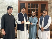 سوات کے سیلاب میں جانیں بچانے والے نوجوانوں کے لیے وزیراعظم کا 10،10 لاکھ روپے انعام