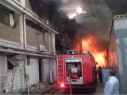 پورٹ قاسم کے قریب آٹو پارٹس فیکٹری میں آتشزدگی، پلاسٹک دانے کا بڑا ذخیرہ جل کر راکھ