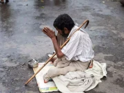 بھارت؛ شوہر اور 6 بچوں کو چھوڑ کر خاتون ایک بھکاری کیساتھ بھاگ گئی