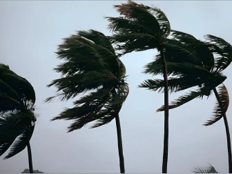 کراچی میں یخ بستہ ہواؤں سے سردی کی شدت بڑھ گئی، درجہ حرارت گرنے کا امکان