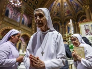 کیا کوئی خاتون پوپ فرانسس کی جگہ پوپ بن سکتی ہیں ؟ 